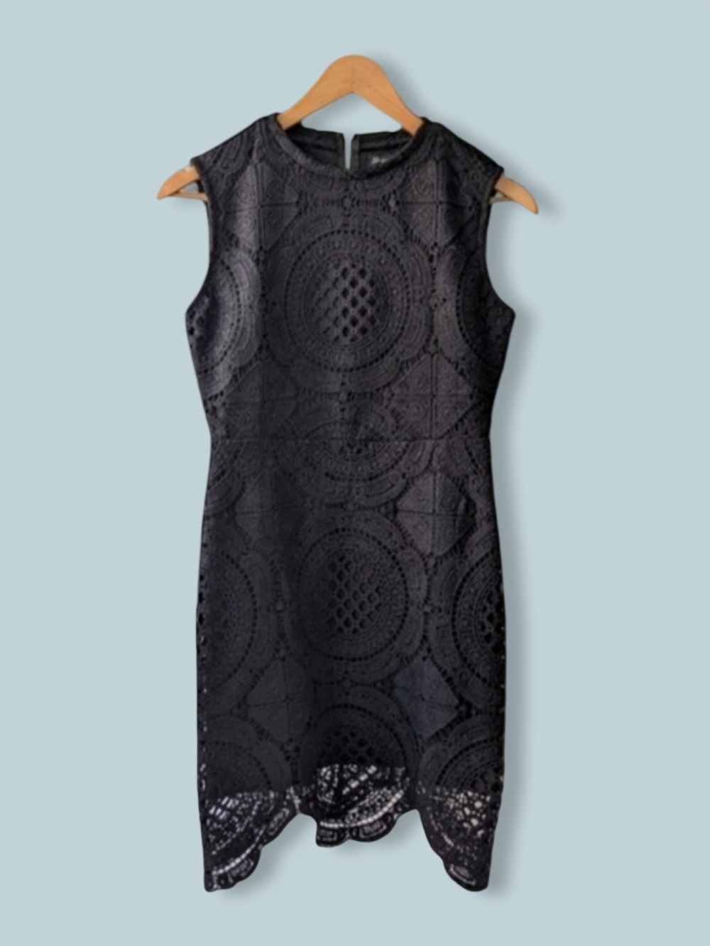 Elegant Short Black Lace Dress 🖤